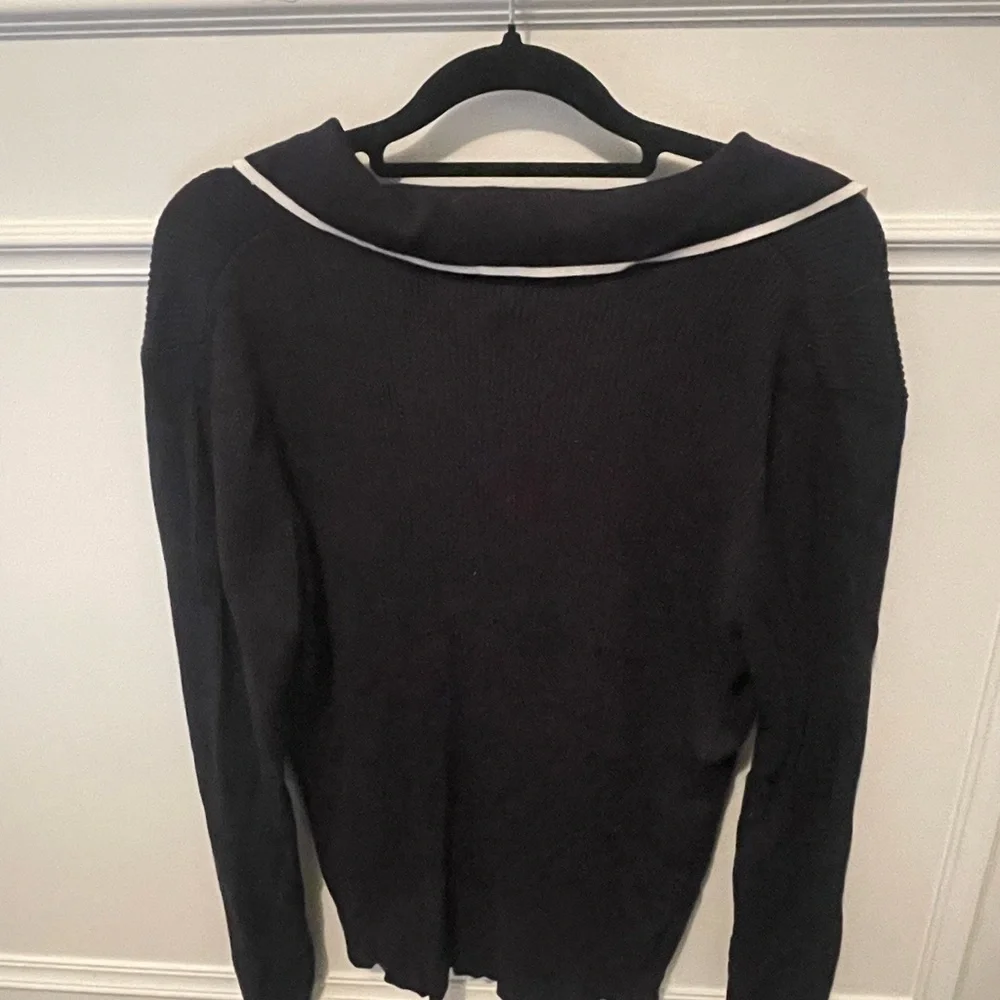 Blue with white trim ribbed long sleeve sweater - Picture 2 of 3